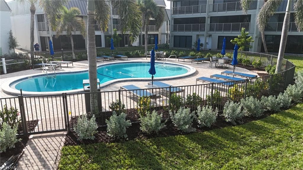 760 Sextant Dr #321, Sanibel