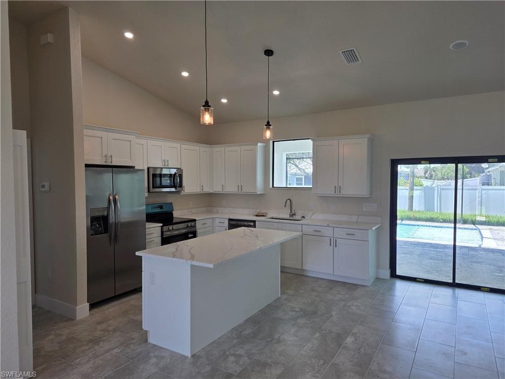 1815 2nd St, Cape Coral, photo 2