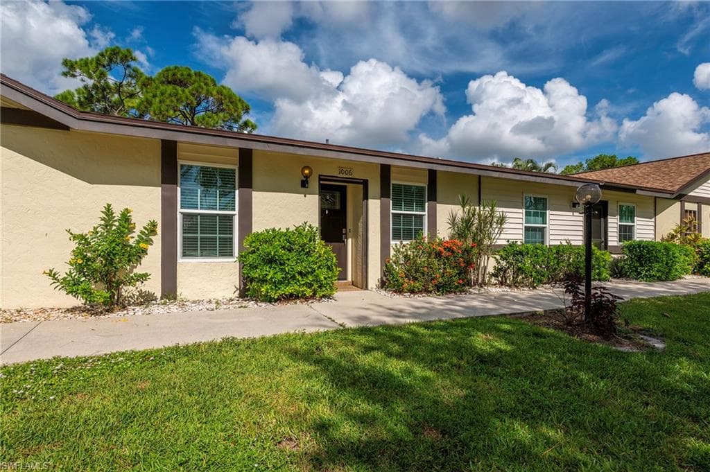1006 Pine Isle Ln #1006, Naples