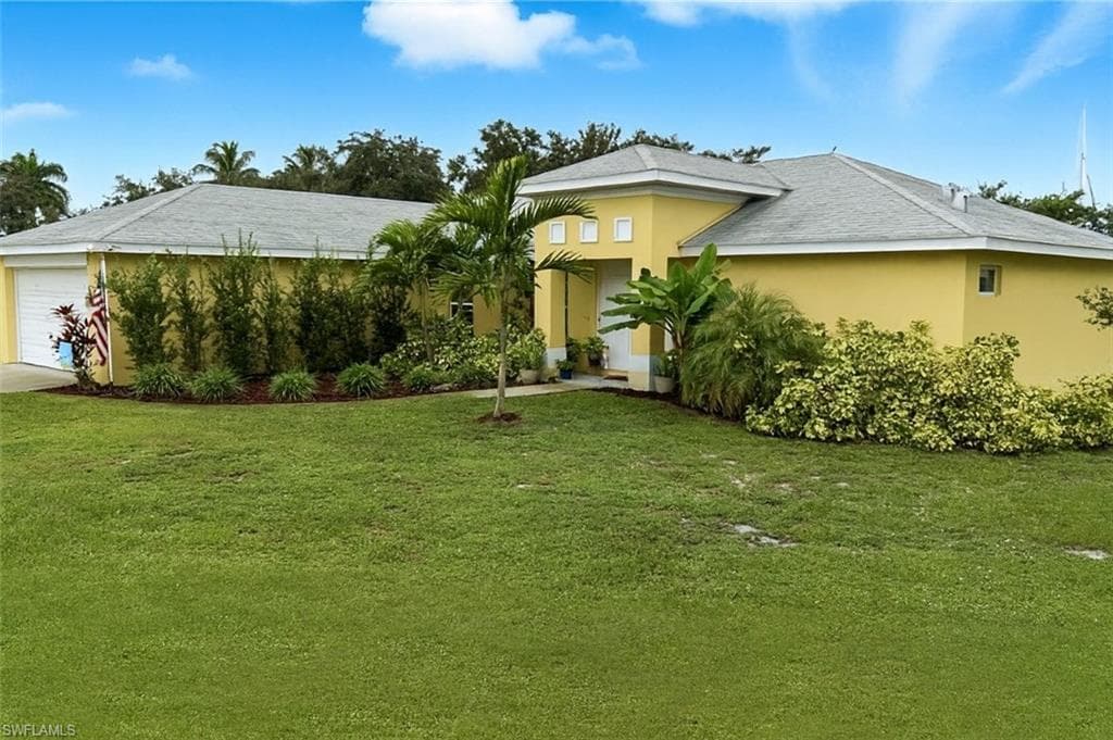 176 Venus Cay, Naples