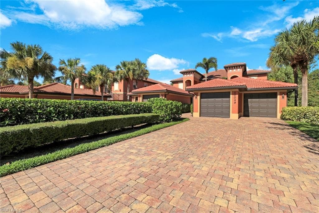 10049 Heather Ln #101, Naples