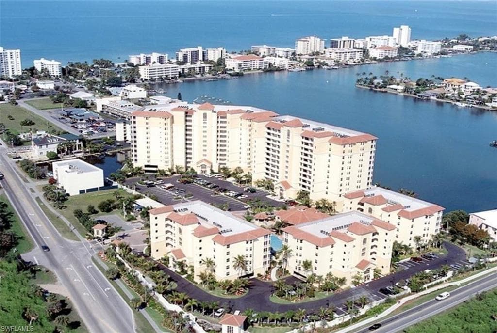 470 Launch Cir #v303, Naples