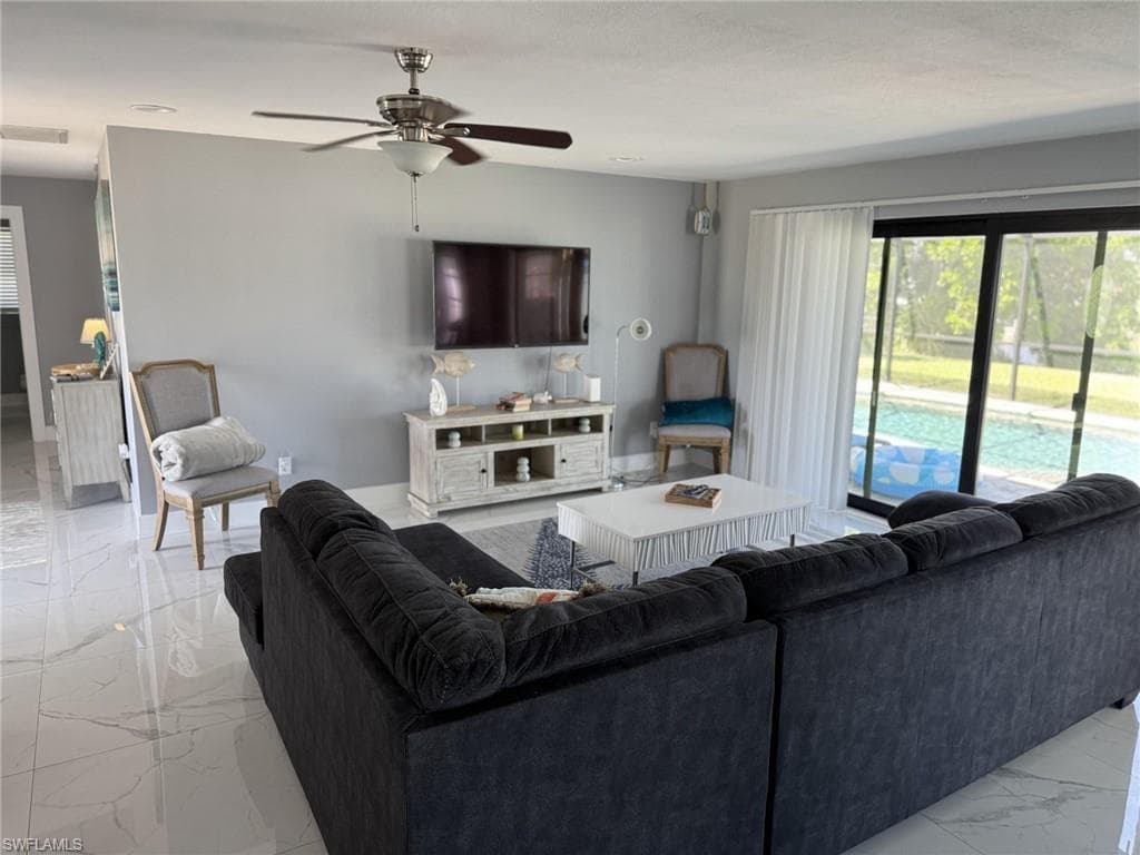 4928 1st Ct, Cape Coral, photo 3