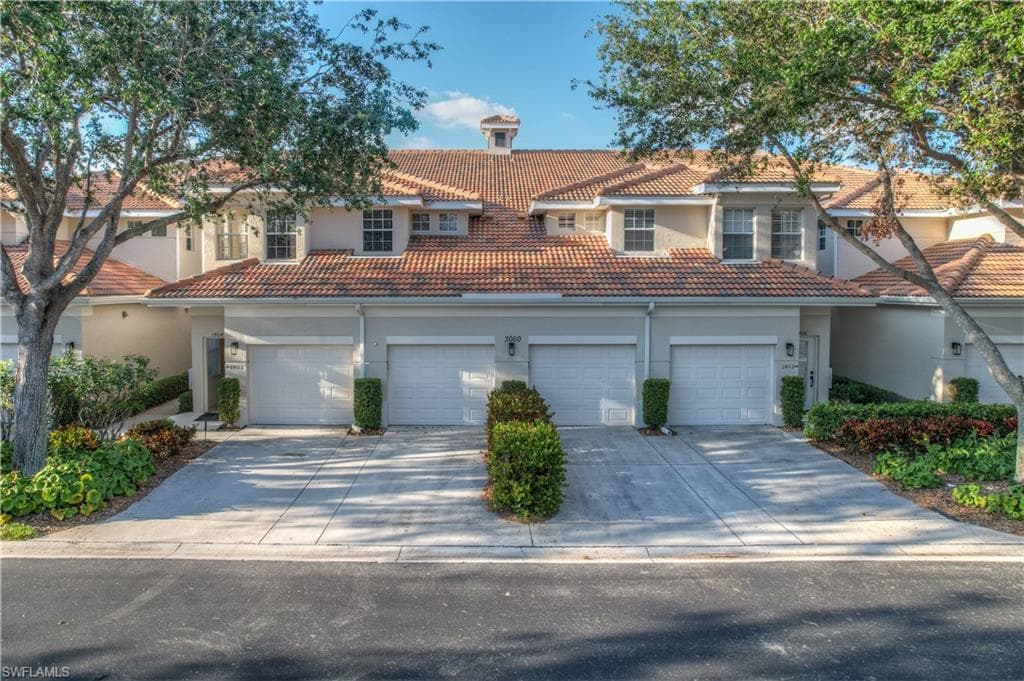 3060 Horizon Ln #1404, Naples