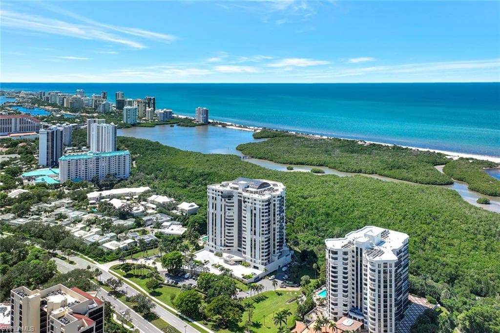 6001 Pelican Bay Blvd #202, Naples, photo 2