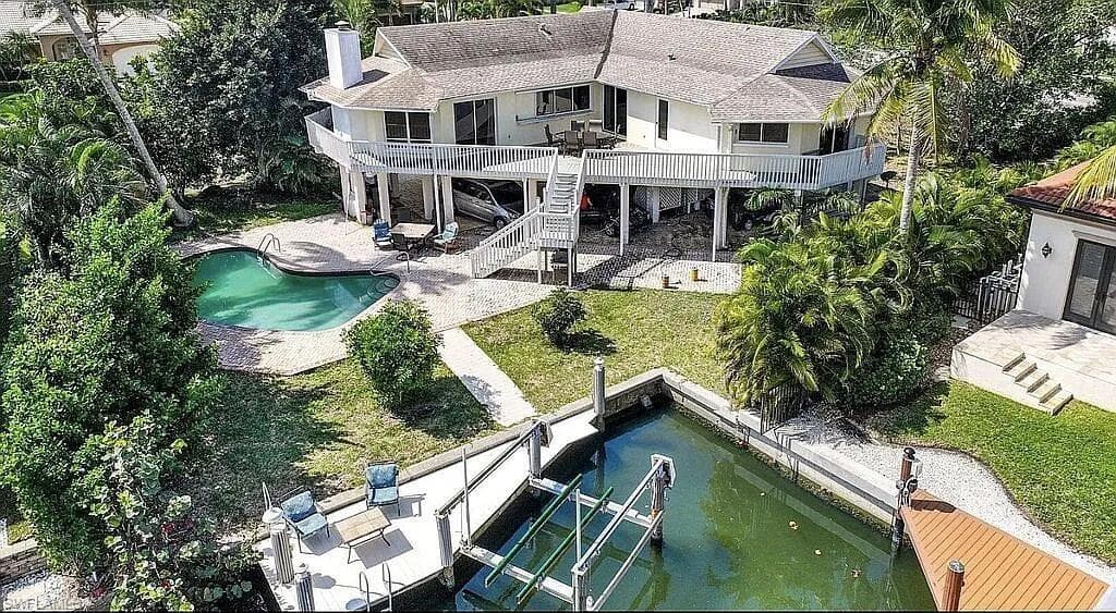 1800 Woodbine Ct, Marco Island, photo 2