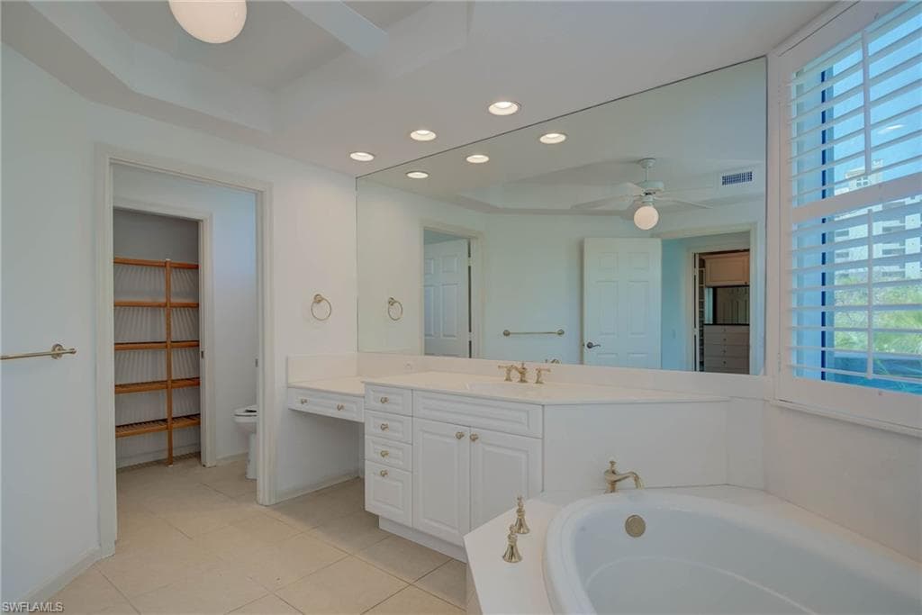 445 Cove Towers Dr #304, Naples, photo 2