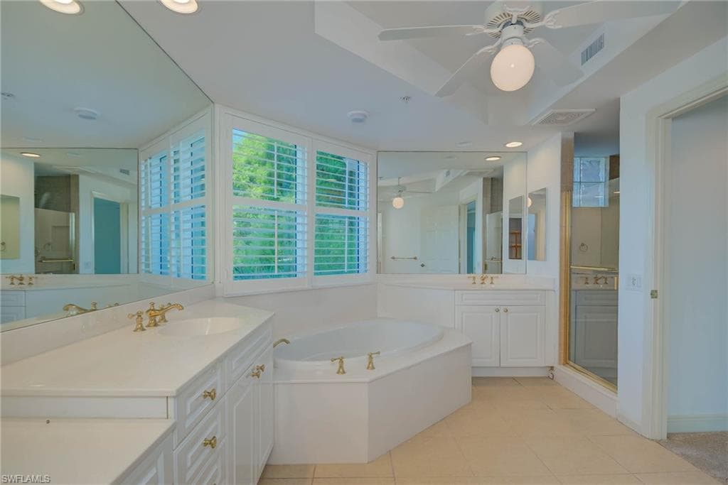 445 Cove Towers Dr #304, Naples, photo 3