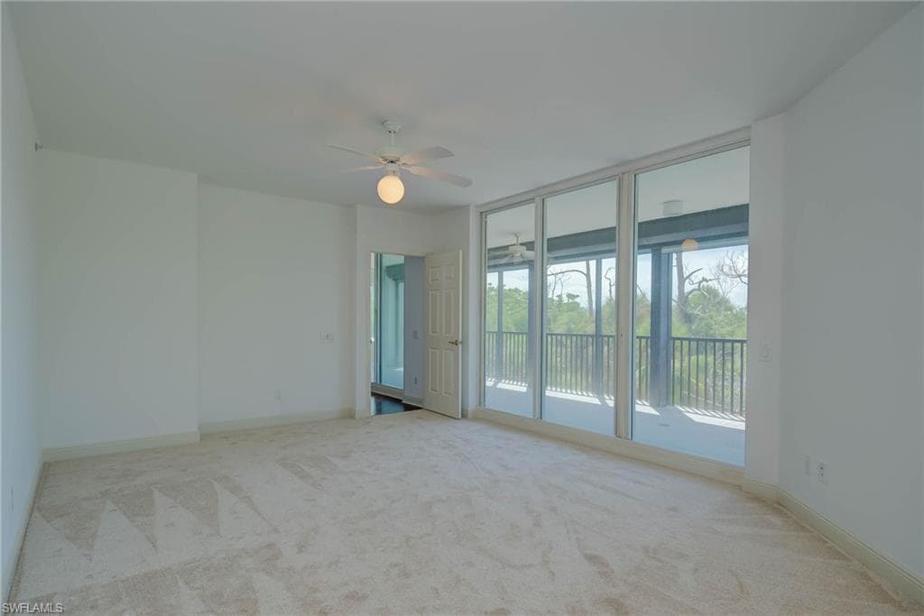 445 Cove Towers Dr #304, Naples