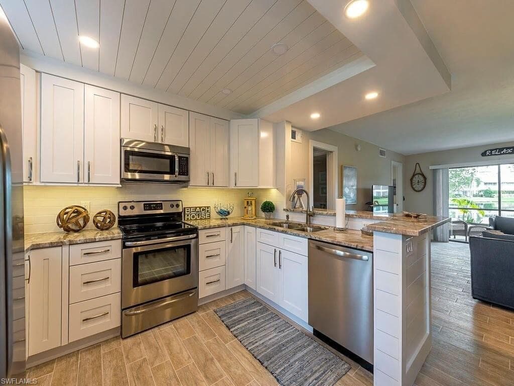 900 Misty Pines Cir #203, Naples