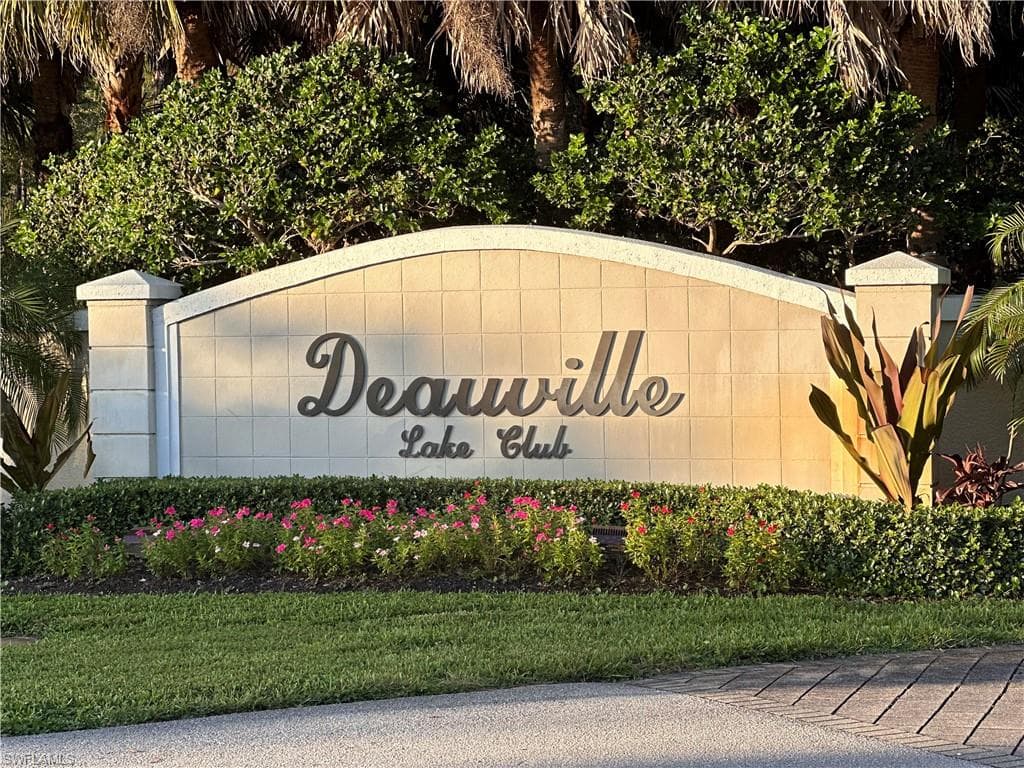 5708 Deauville Cir #j101, Naples