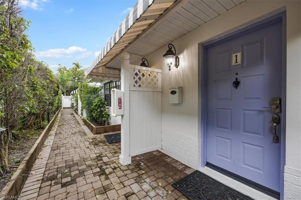 721 9th St #1, Naples, photo 2