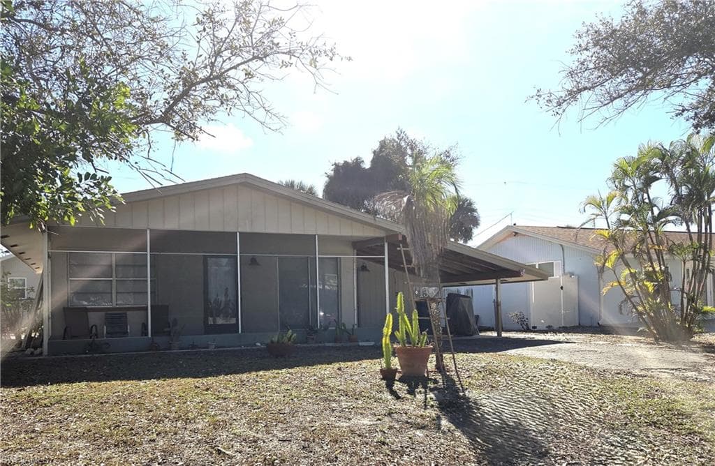 190 Jefferson St, Fort Myers Beach, photo 3
