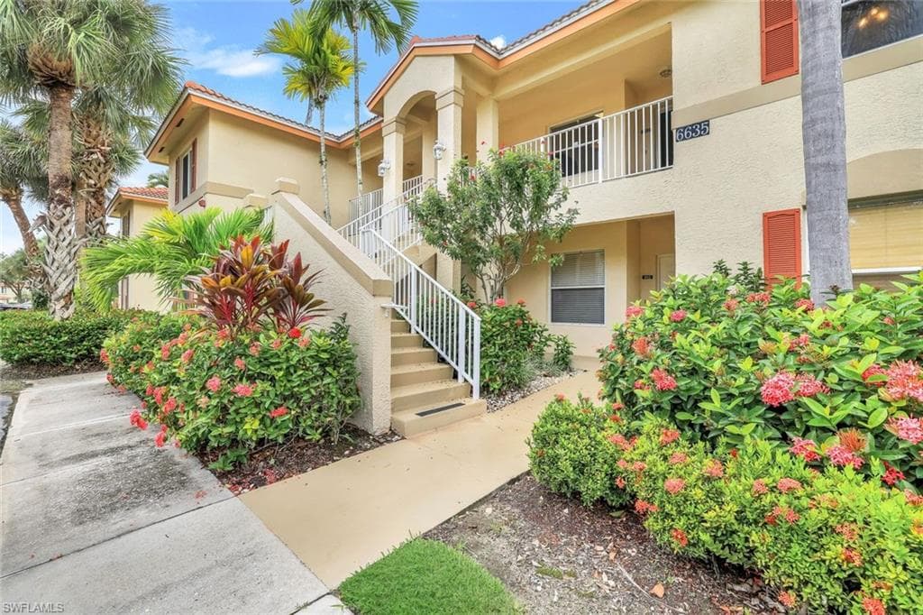 6635 Huntington Lakes Cir #202, Naples, photo 2