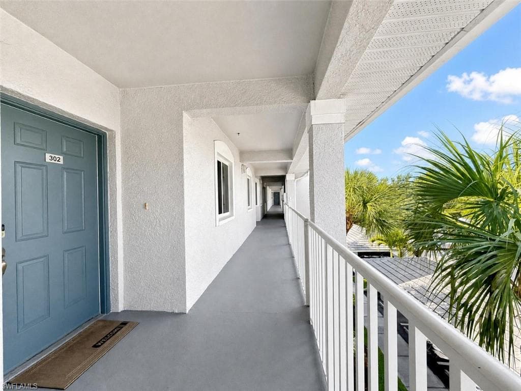 7811 Regal Heron Cir #302, Naples, photo 3