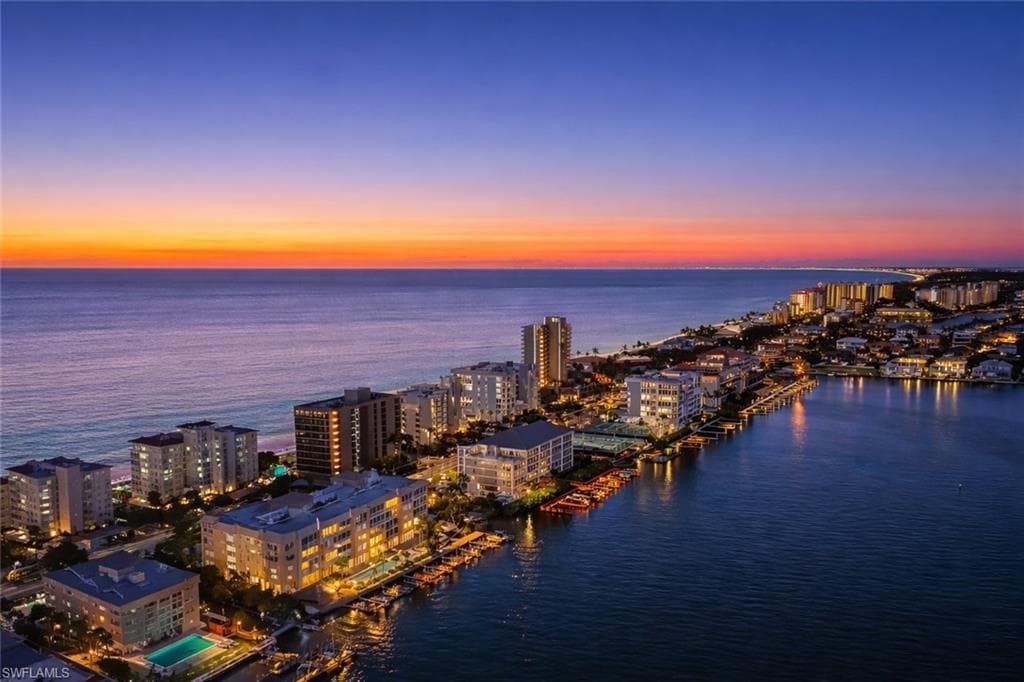 9566 Gulf Shore Dr #102, Naples