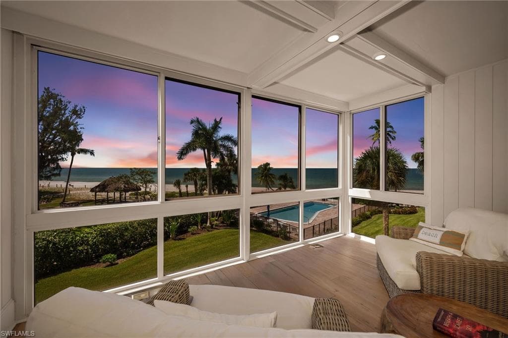 2121 Gulf Shore Blvd #206, Naples, photo 2