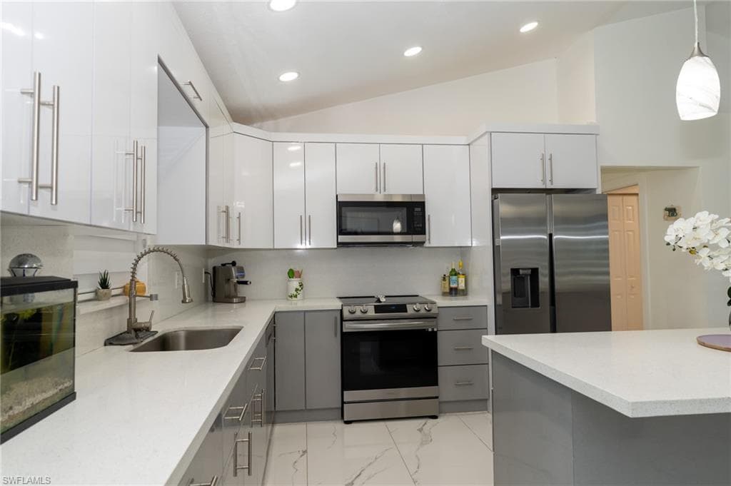 4623 Jacaranda Pkwy, Cape Coral