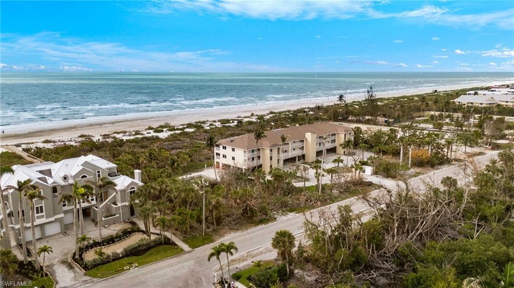 527 Gulf Dr #204, Sanibel, photo 3