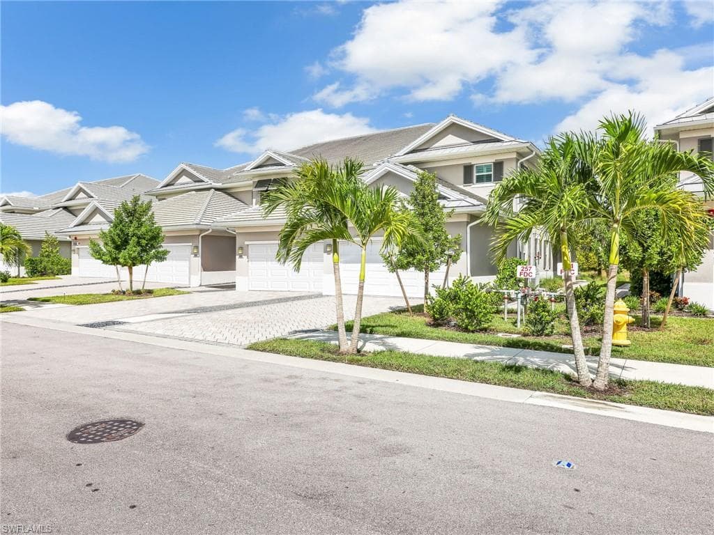 257 Indies Dr E #102, Naples, photo 3