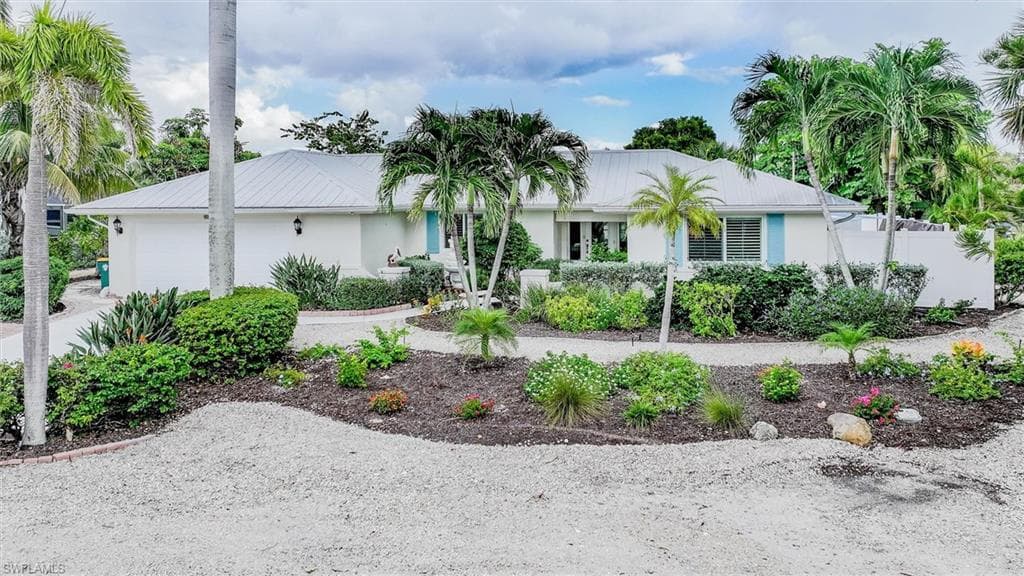 930 Lindgren Blvd, Sanibel