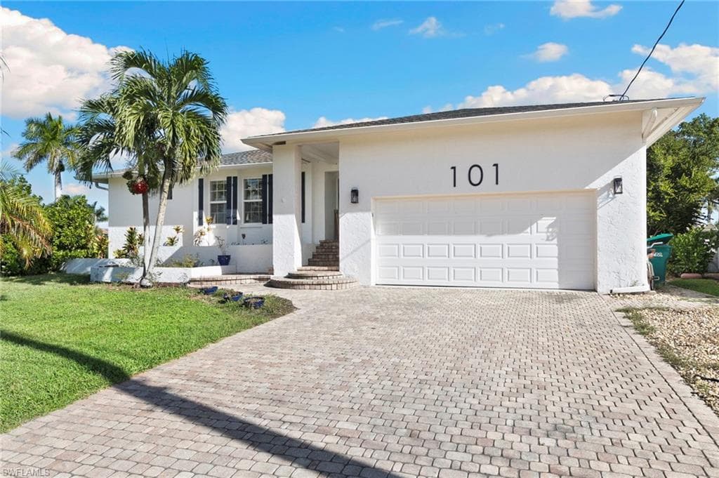 101 San Salvador St, Naples