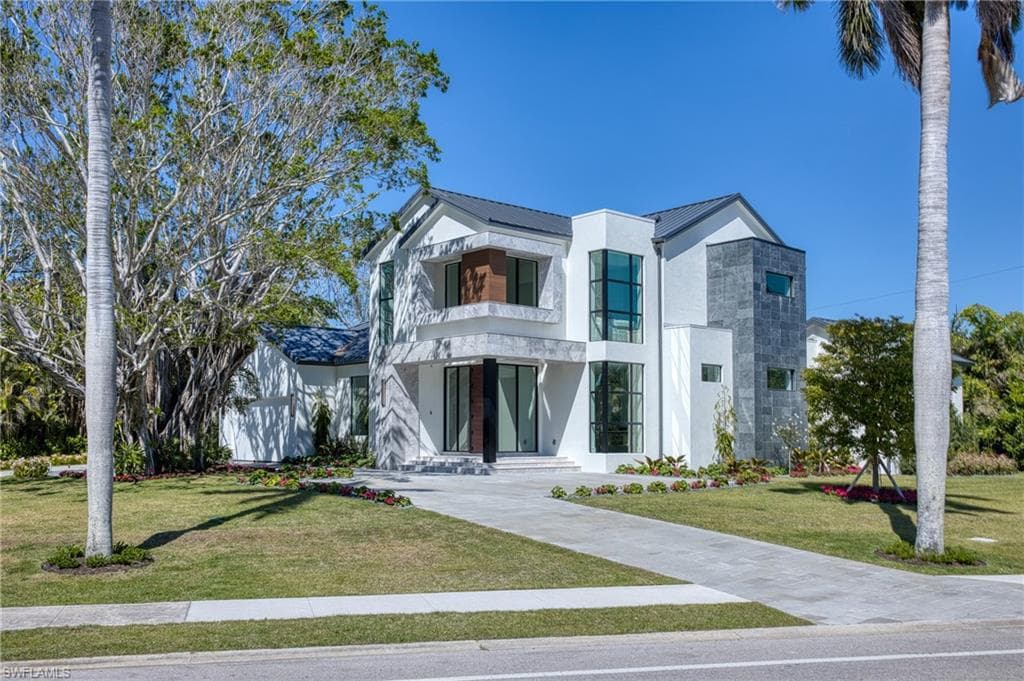 1800 Crayton Rd, Naples