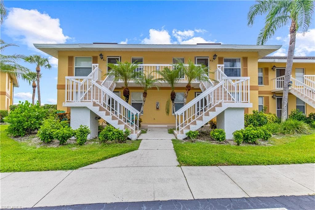 1295 Mainsail Dr #912, Naples