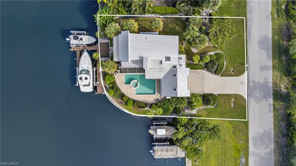 1290 Bay Dr, Sanibel, photo 2