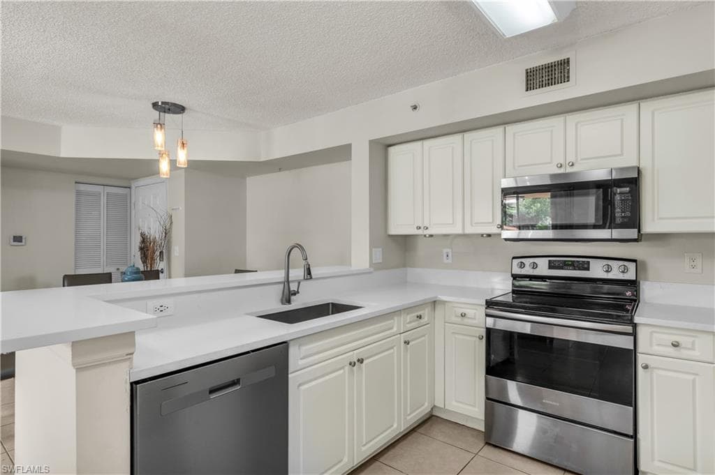 1230 Wildwood Lakes Blvd #105, Naples, photo 3