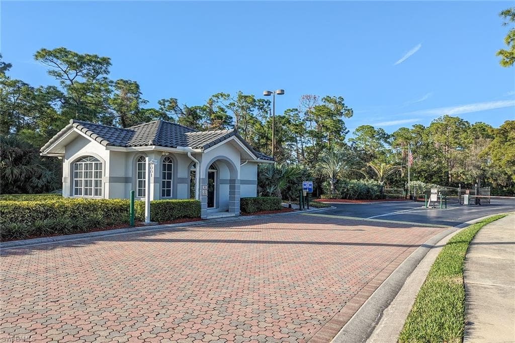 409 Gabriel Cir #2207, Naples, photo 2