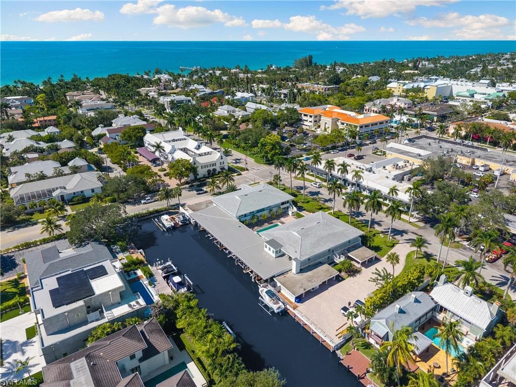310 14th Ave #310b, Naples