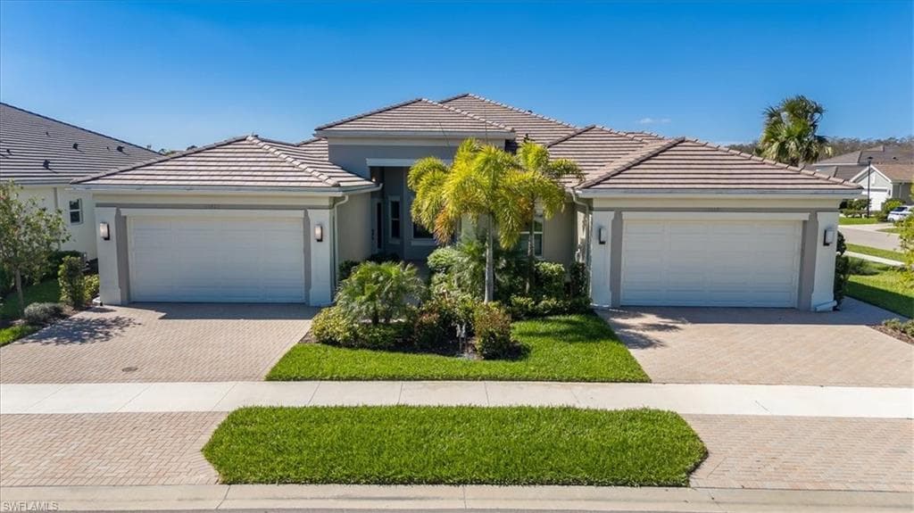 16483 Orinda Way, Bonita Springs, photo 2