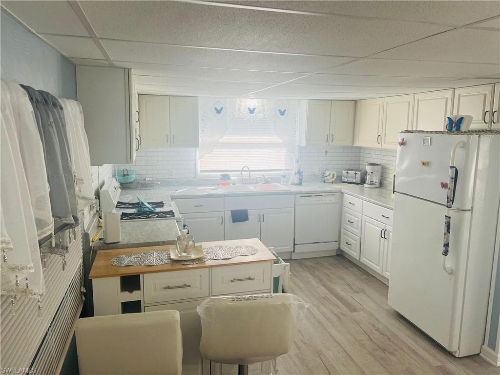 471 Palm Dr #310, Naples, photo 3