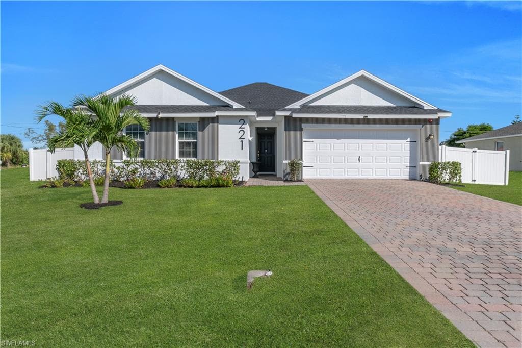 221 21st Ter, Cape Coral