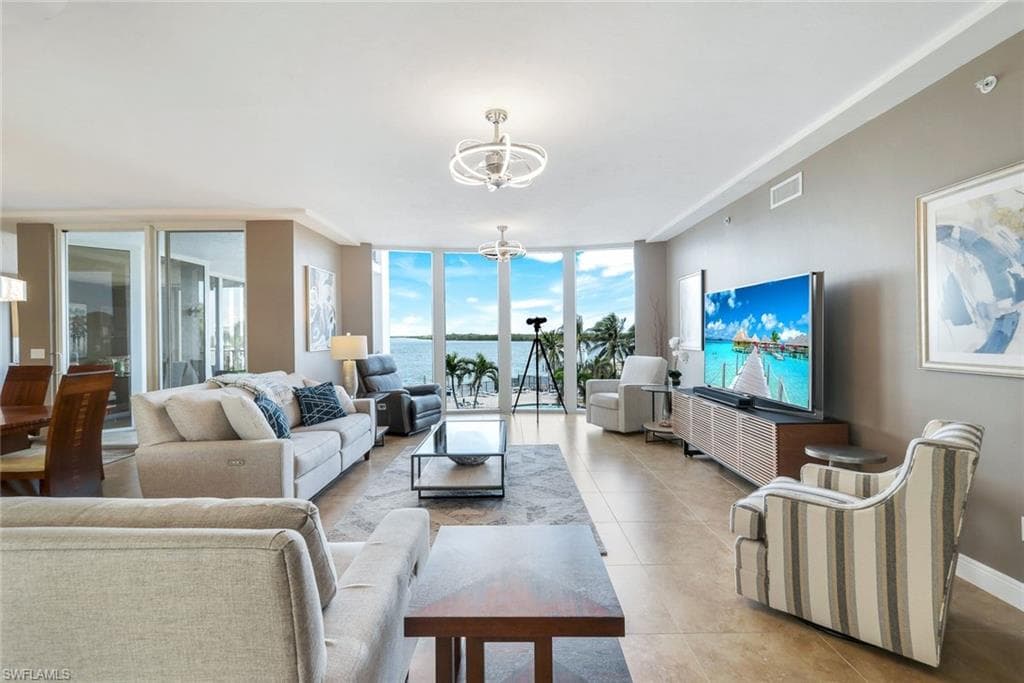 700 La Peninsula Blvd #206, Naples, photo 2