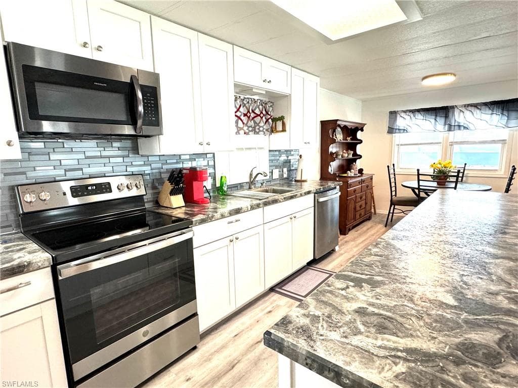 4693 Leilani Ln, Bonita Springs, photo 3