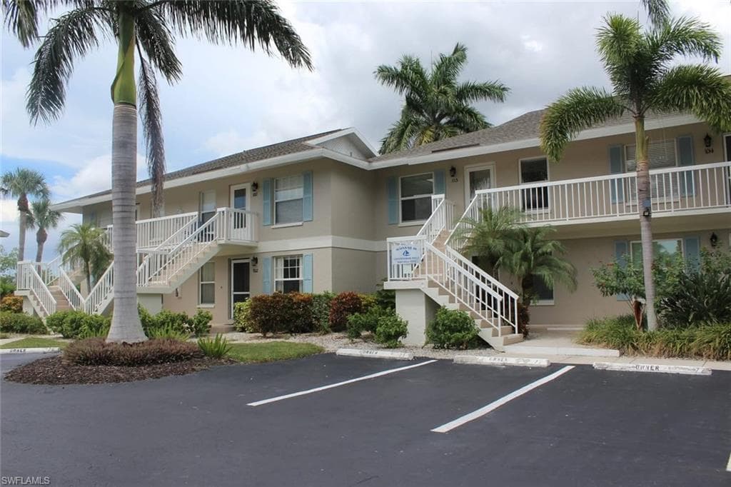 1305 Mainsail Dr #1013, Naples