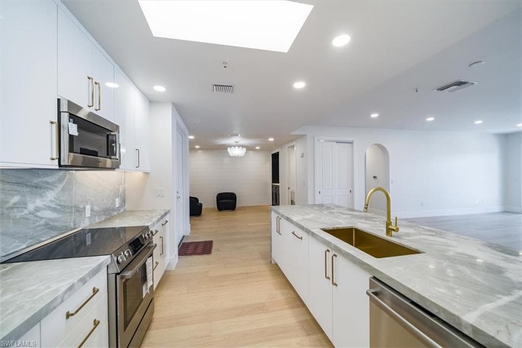 780 5th Ave #305, Naples