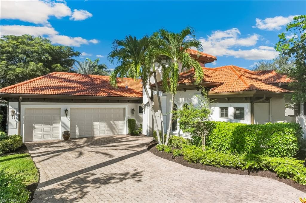 7749 Classics Dr, Naples