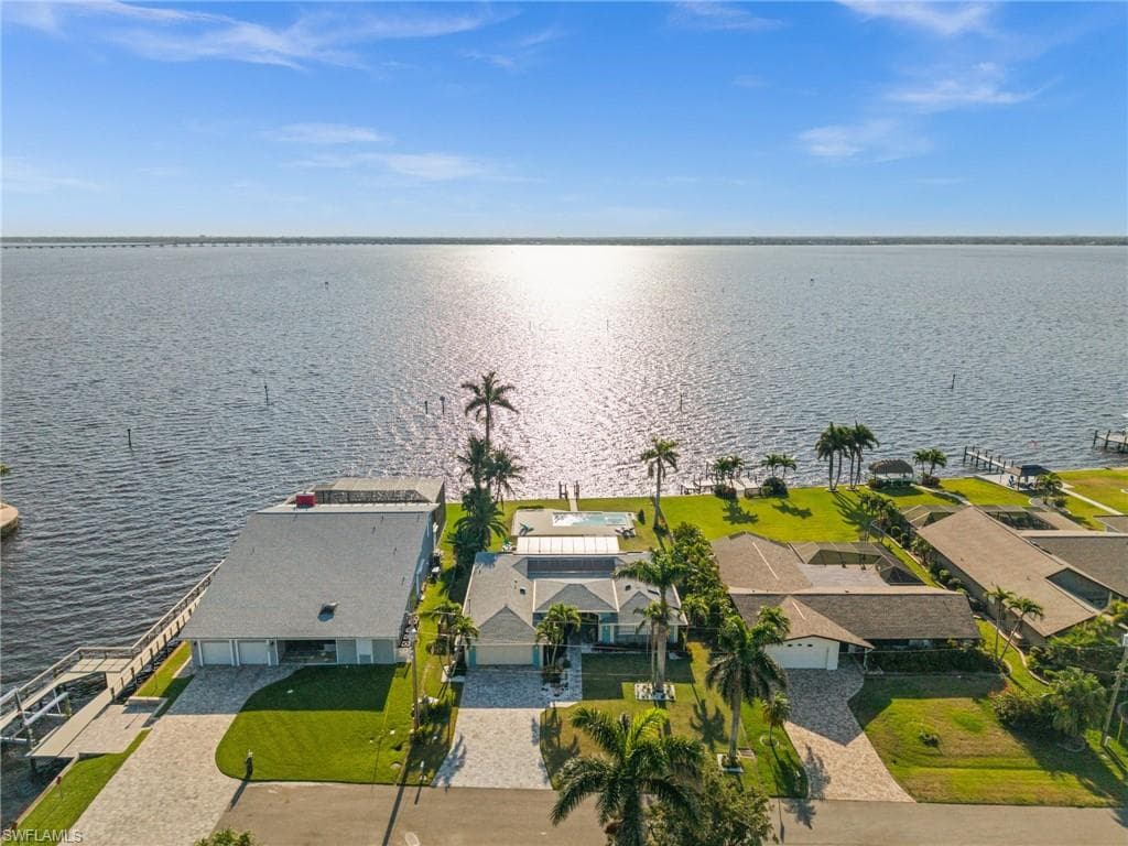 3305 22nd Pl, Cape Coral, photo 2