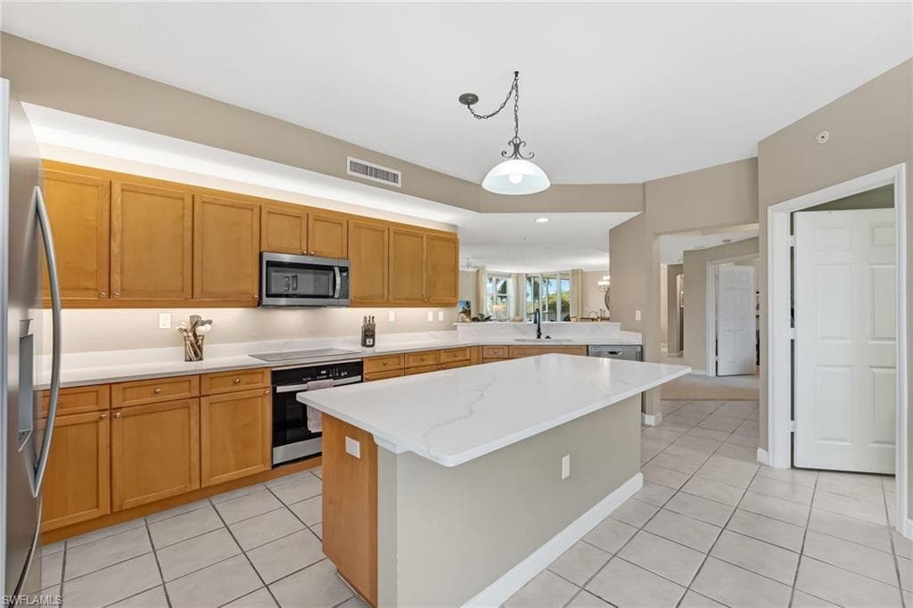 14250 Royal Harbour Ct #318, Fort Myers, photo 3