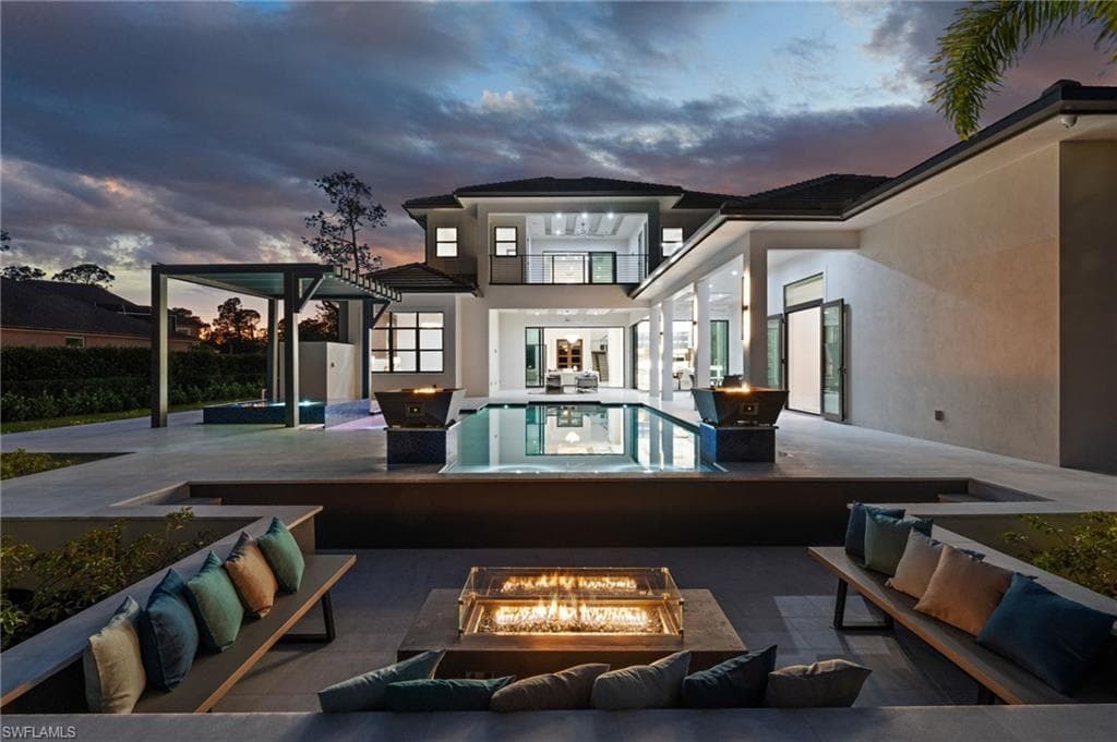 2272 Oakes Blvd, Oakes Estates