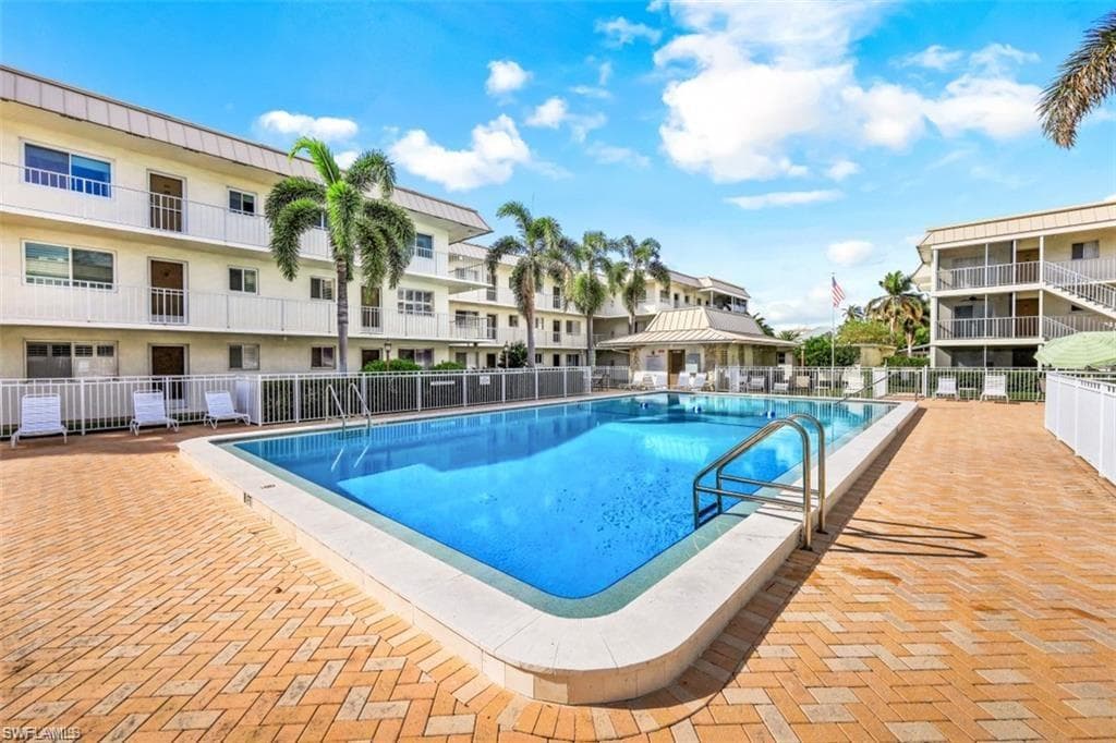 766 Central Ave #101, Naples
