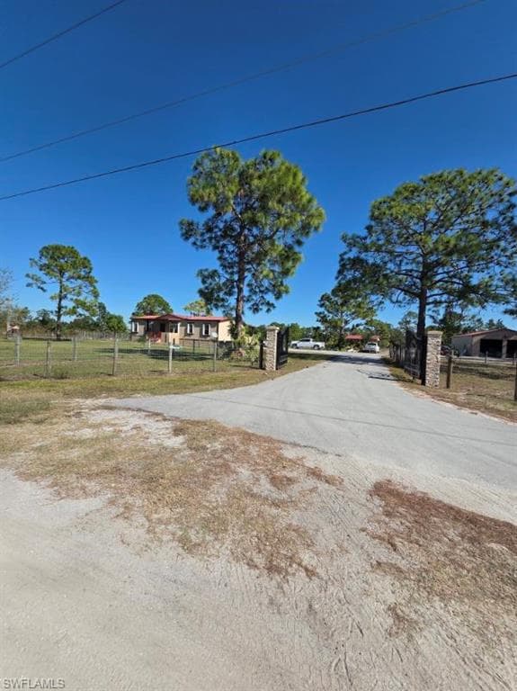 1860 Poinsettia Ave, Lehigh Acres, photo 2