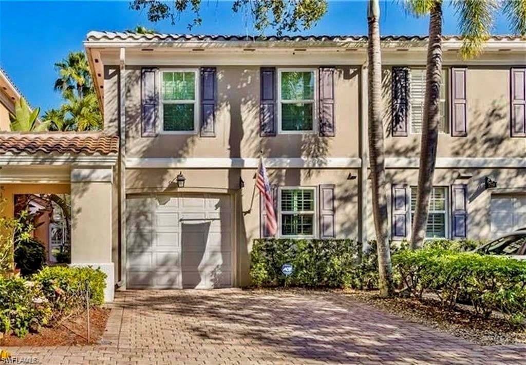 5733 Cove Cir, Naples