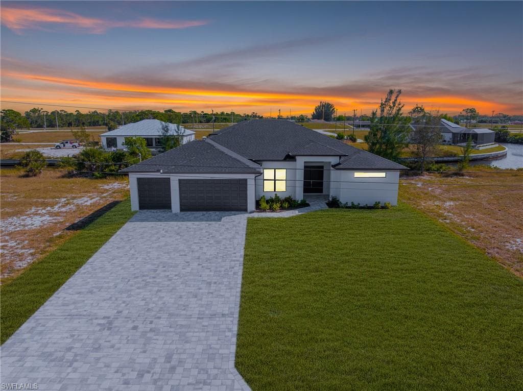 2005 32nd Ct, Cape Coral