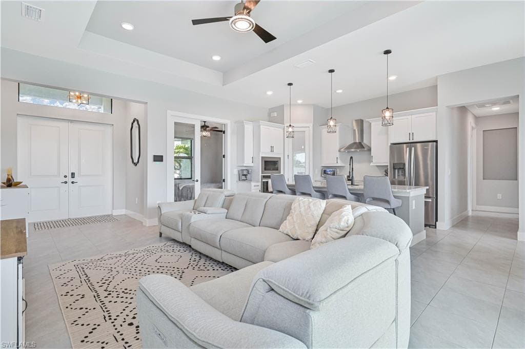 1308 4th Ln, Cape Coral, photo 2