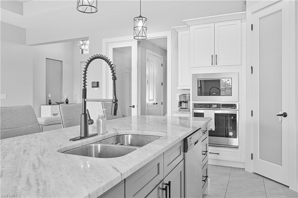1308 4th Ln, Cape Coral, photo 3