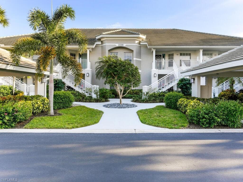 2220 Chesterbrook Ct #6-202, Naples, photo 2